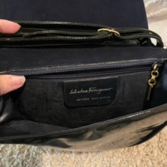 Salvatore Ferragamo Black Patent Leather Cross Body Purse Vintage Italian - Picture 2 of 2